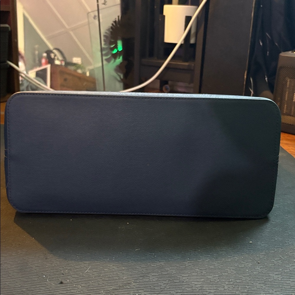 Michael Kors Jet Set Travel Large Saffiano Leather Tote Bag - Picture 4 of 5